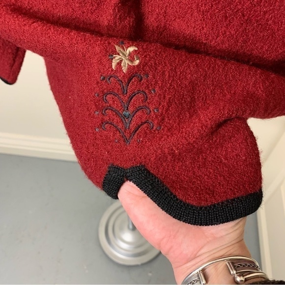 𝅺VINTAGE 80's Feu Rouge Embroidered Country Red pure Wool Shacket Cardigan Sz L - Picture 10 of 13